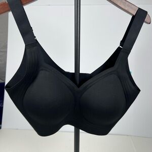 Black Seamless Scoop Neck Bra with Wide Straps
